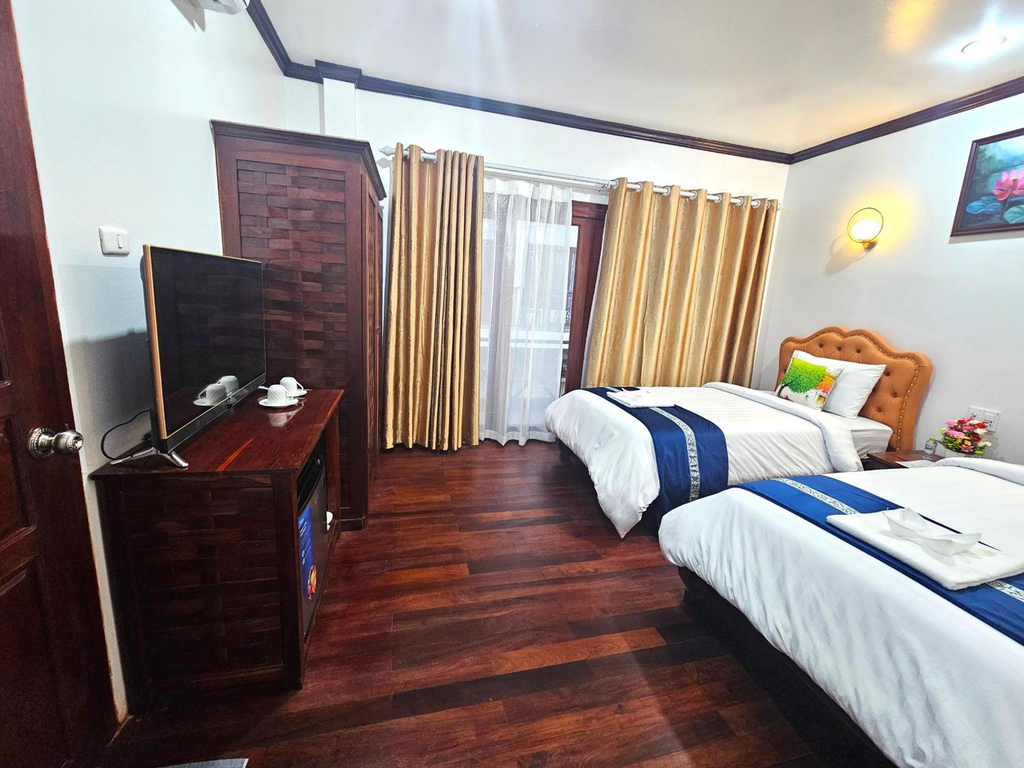 Win Hotel Vang Vieng Exterior foto