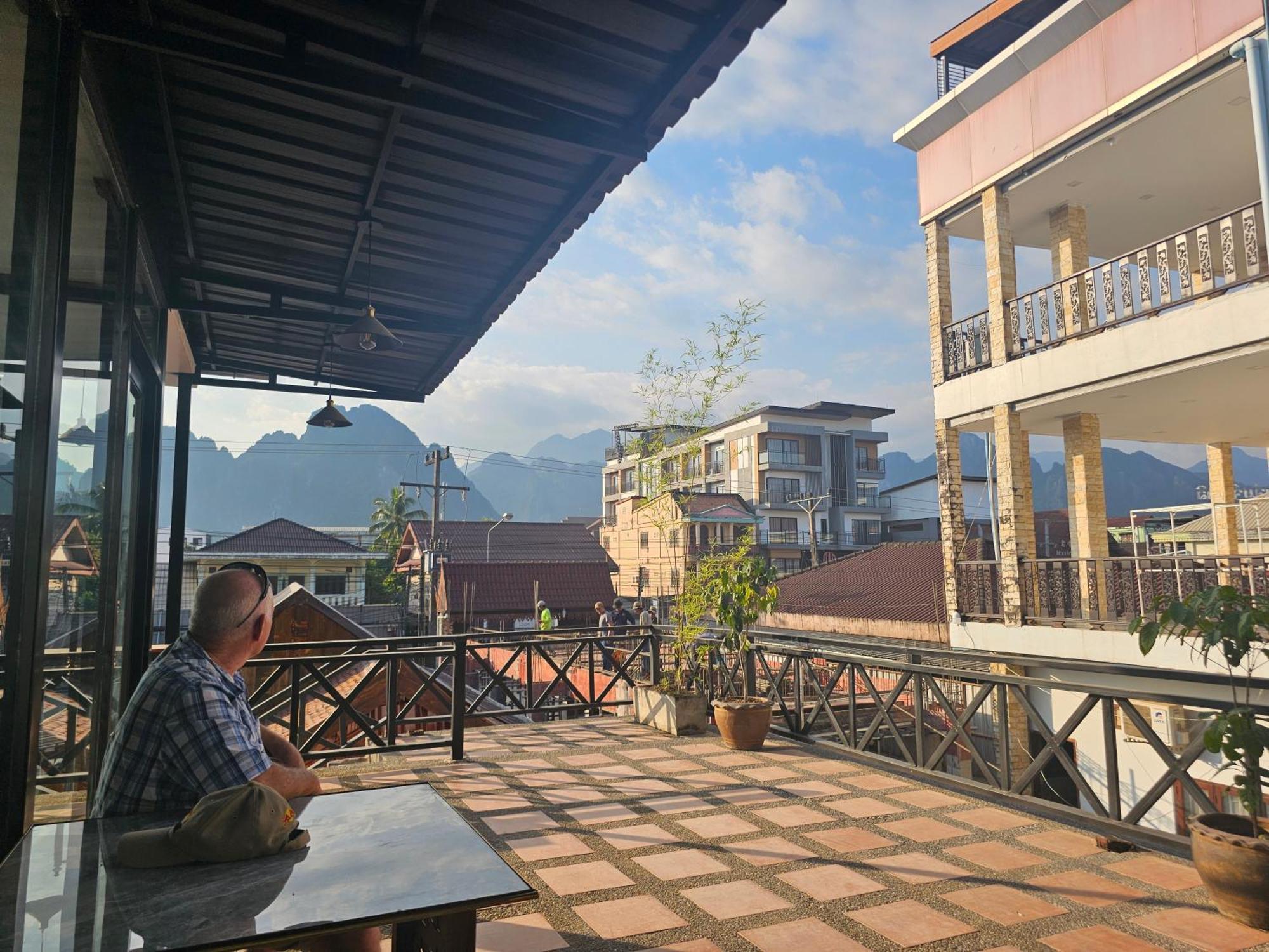 Win Hotel Vang Vieng Exterior foto